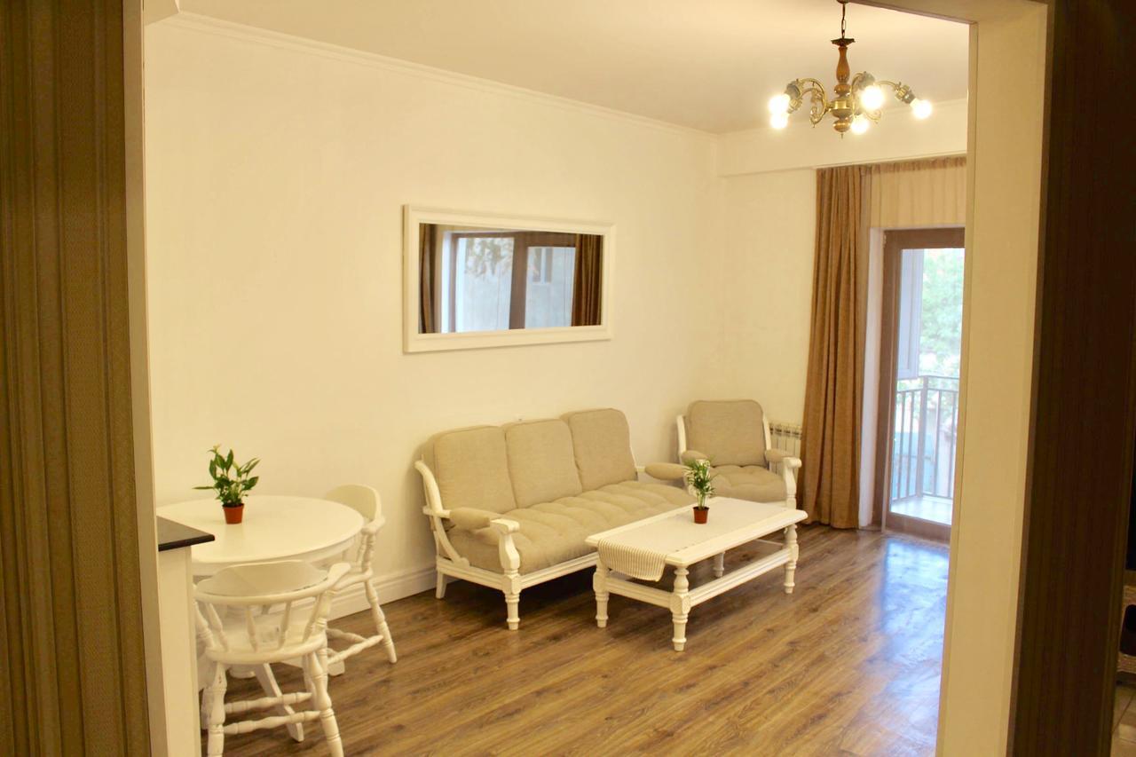 Genacvale Apartment Tbilisi Bagian luar foto